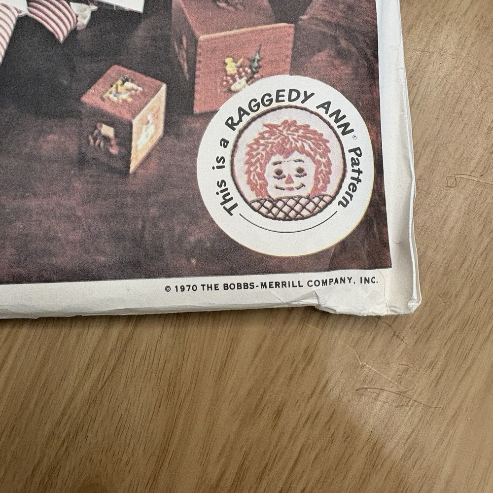 VTG McCalls 2531 Raggedy Ann & Andy 15, 20, 25" Dolls Sewing Pattern Uncut 1970 - Picture 3 of 6